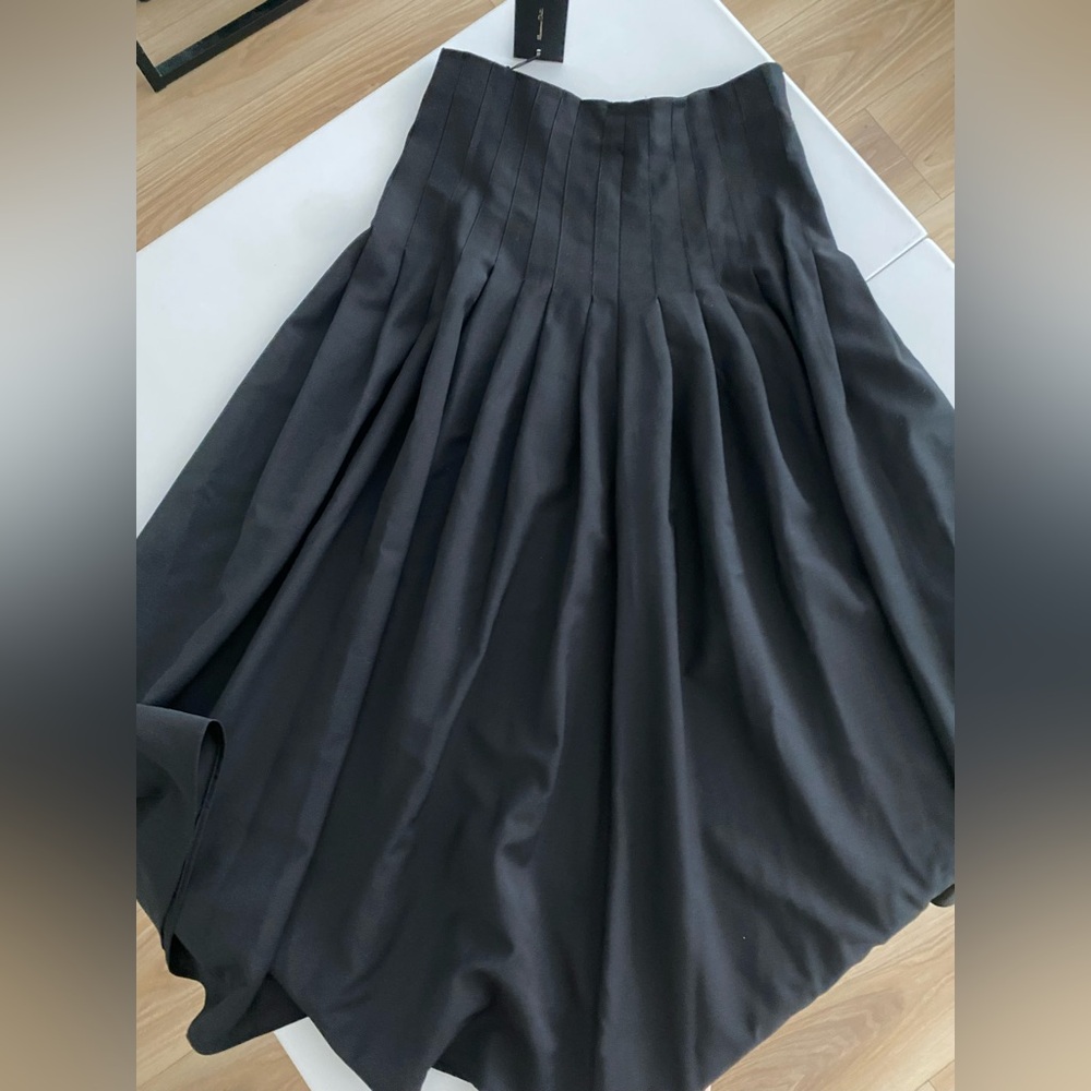 Massimo Dutti Black Pleated Midi Skirt with Yoke & Seam Details Size 34 NWT - Picture 7 of 16